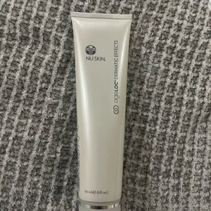 NuSkin Skin Ageloc Dermatic Effects Cream - White